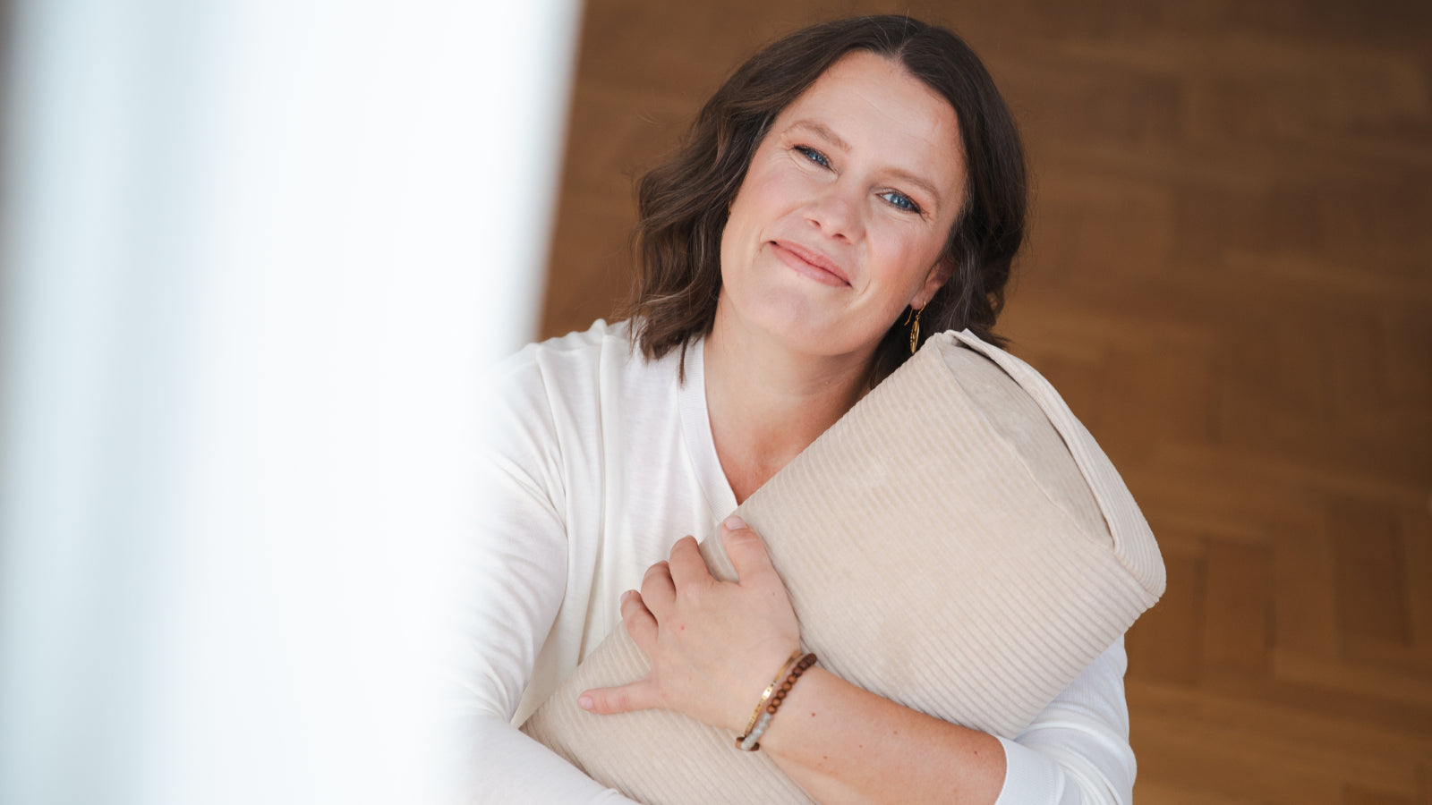 Yogabolster oder Yogakissen im Yin Yoga. Meine Erfahrungen.